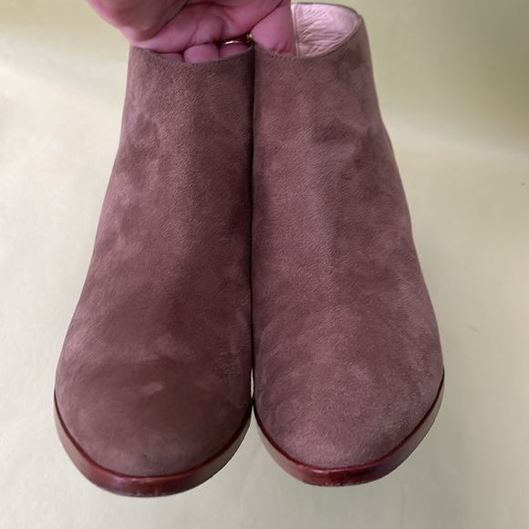 Vintage tan Manolo Blahnik suede leather booties in original box - Picture 11 of 16